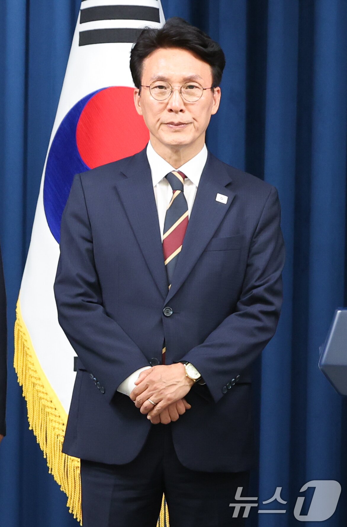 본문 이미지 - 이재명 정부 첫 대통령실 국무총리 후보자로 임명된 김민석 더불어민주당 의원이 4일 서울 용산구 대통령실 청사 브리핑룸에서 열린 인선 발표에 참석해 있다. 2025.6.4/뉴스1 ⓒ News1 허경 기자