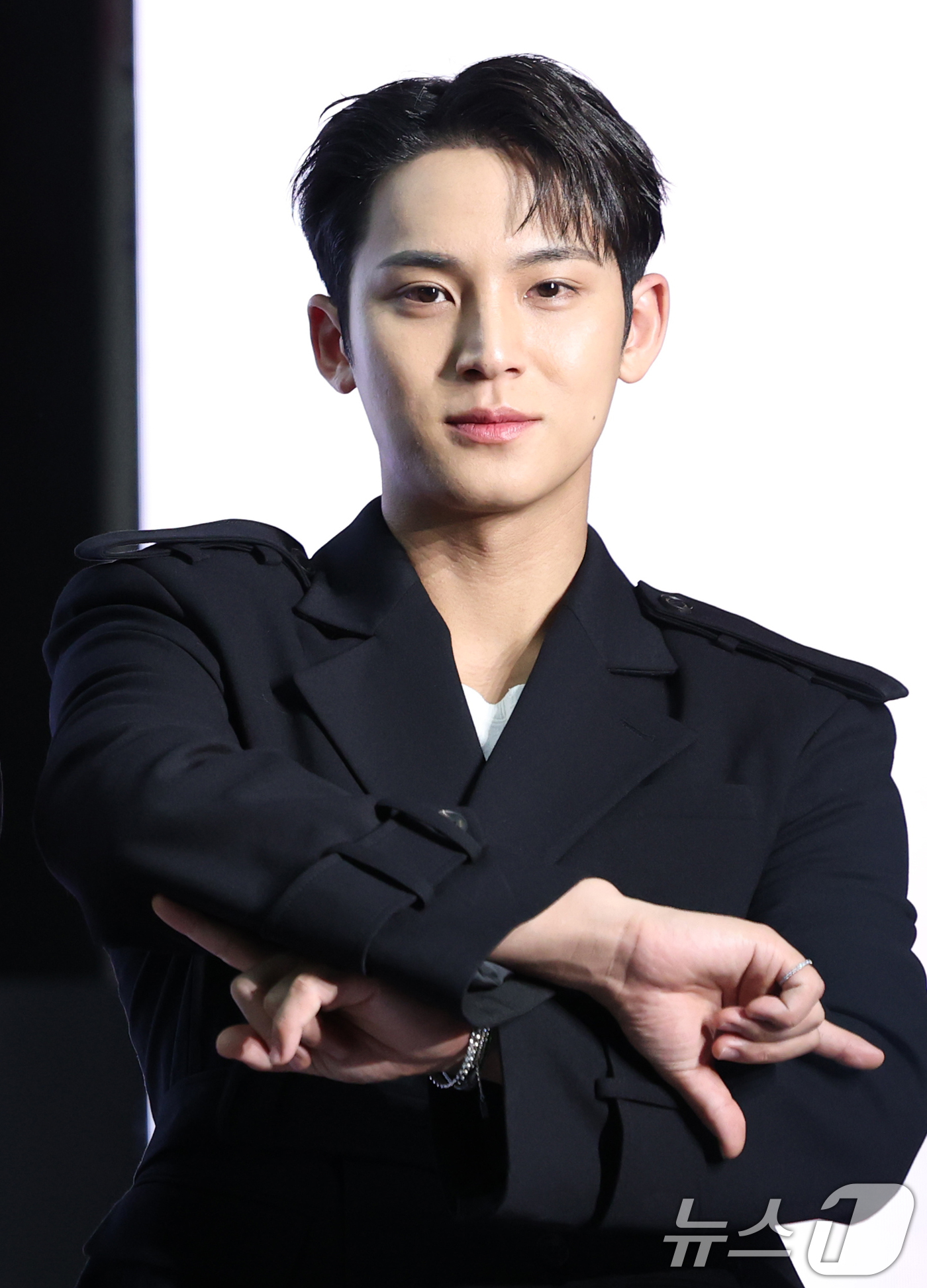 (서울=뉴스1) 권현진 기자 = 그룹 세븐틴의 민규가 4일 오후 서울 용산구 한화손해보험 한남사옥에서 열린 에어비앤비 포토행사에 참석해 포즈를 취하고 있다. 2025.6.4/뉴스1 …