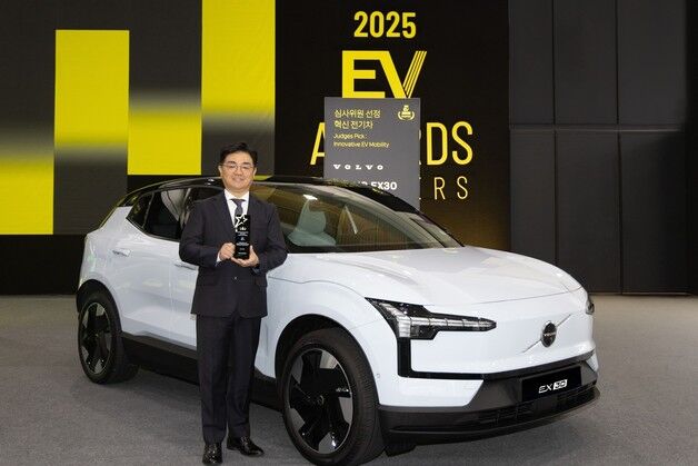 볼보 EX30·폴스타 4, EV 어워즈 2025서 심사위원 선정 혁신 전기차