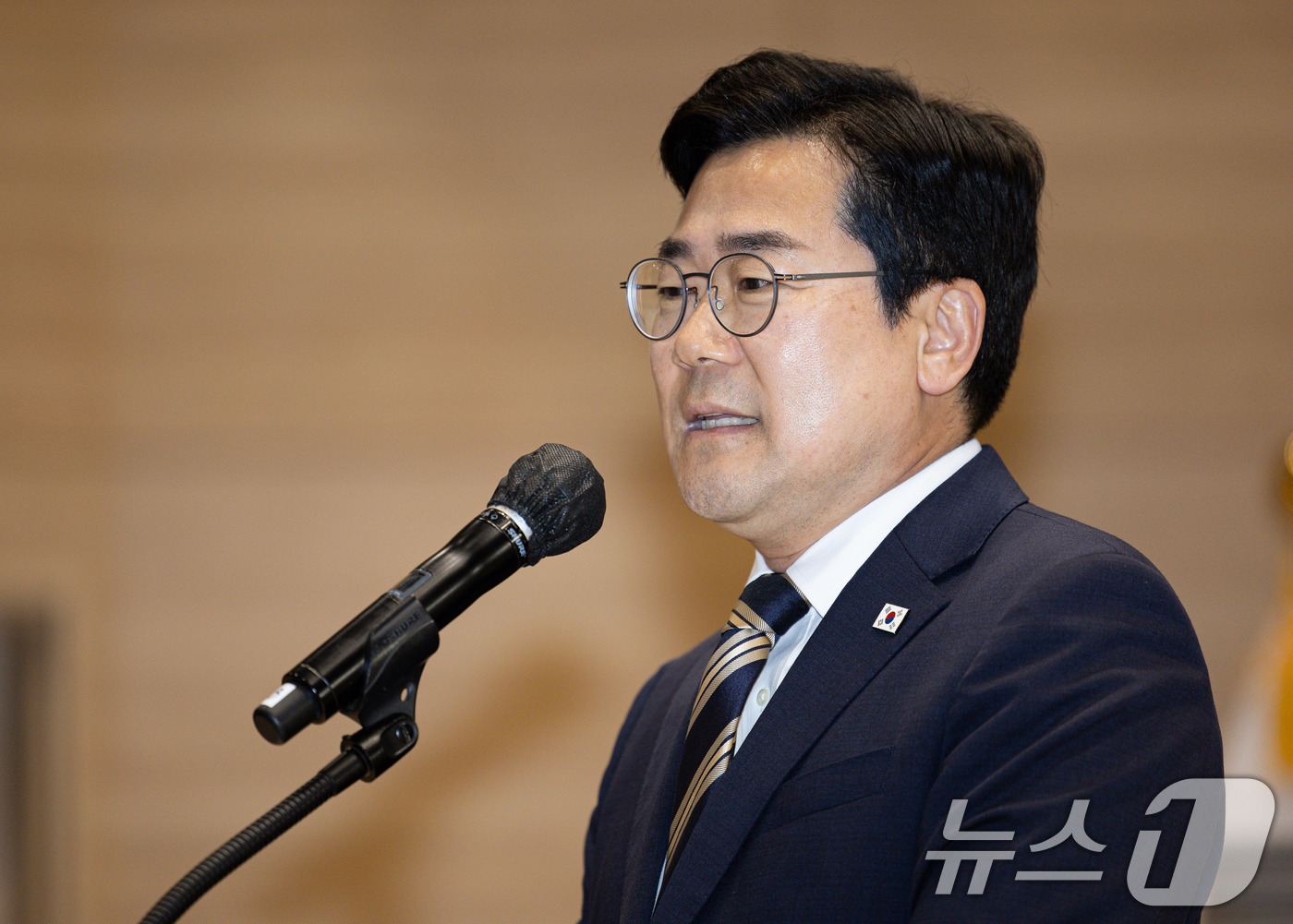 (서울=뉴스1) 이재명 기자 = 박찬대 더불어민주당 상임 총괄선대본부장이 4일 오후 서울 여의도 국회 의원회관에서 열린 제21대 대통령선거 선거대책위원회 해단식에서 발언을 하고 있 …