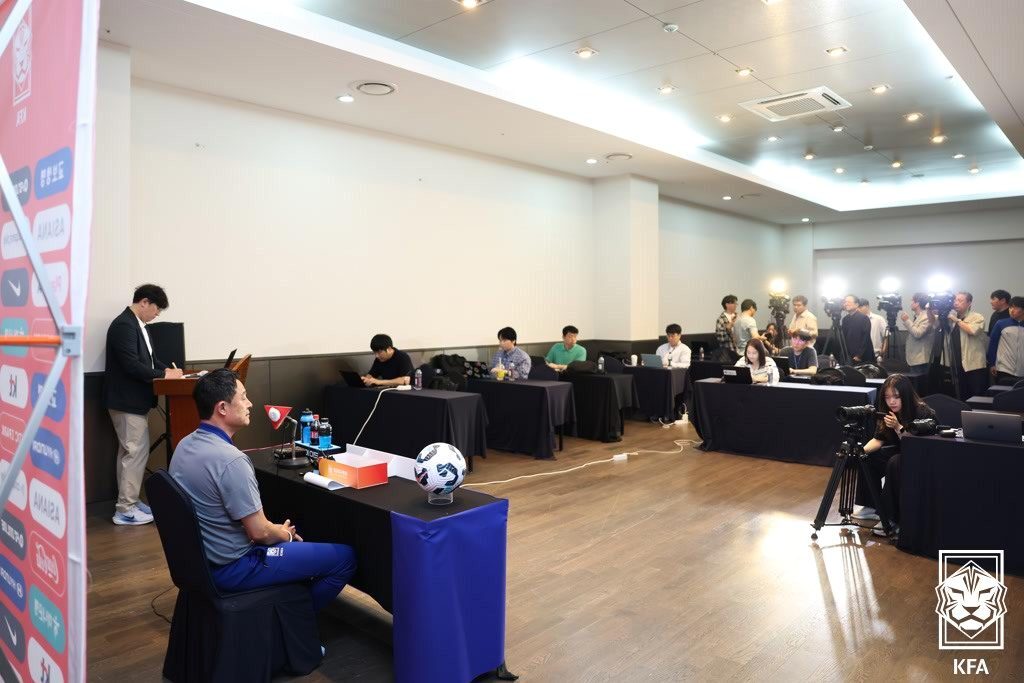 본문 이미지 - 이민성 U22 대표팀 감독의 기자회견&#40;대한축구협회 제공&#41; 
