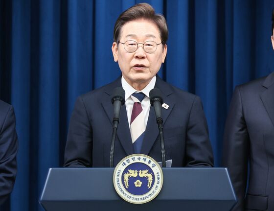 李대통령 첫날 광폭행보…'민생경제·국민통합' 공들였다(종합2보)