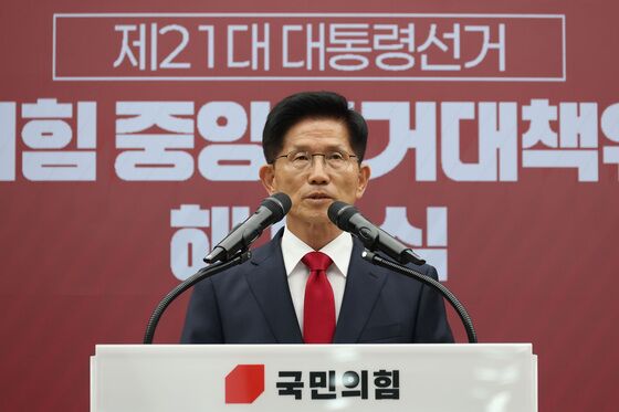 '사죄의 절' 김문수 "李 취임식 보고 죄 지었다 생각…국힘 사명 있어야"