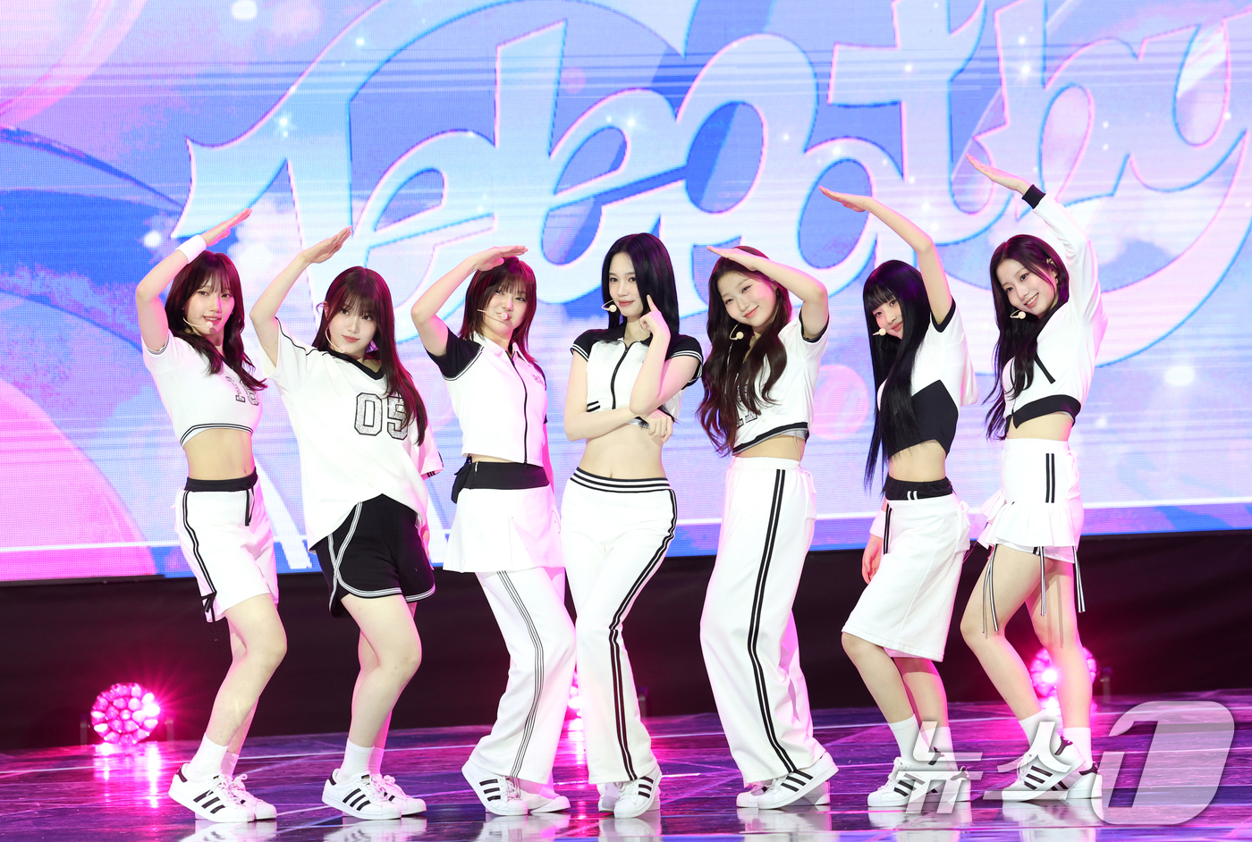 (서울=뉴스1) 권현진 기자 = 그룹 유스피어(USPEER)의 이 4일 서울 마포구 SBS 프리즘타워에서 가진 첫 싱글 '스피드 존'(SPEED ZONE) 발매 쇼케이스에서 타이틀 …