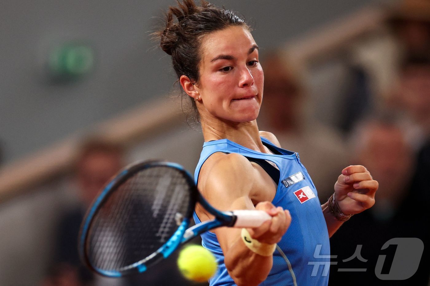 본문 이미지 - 세계랭킹 361위 로이스 보아송은 프랑스오픈 여자 단식 4강에 진출했다. ⓒ AFP=뉴스1