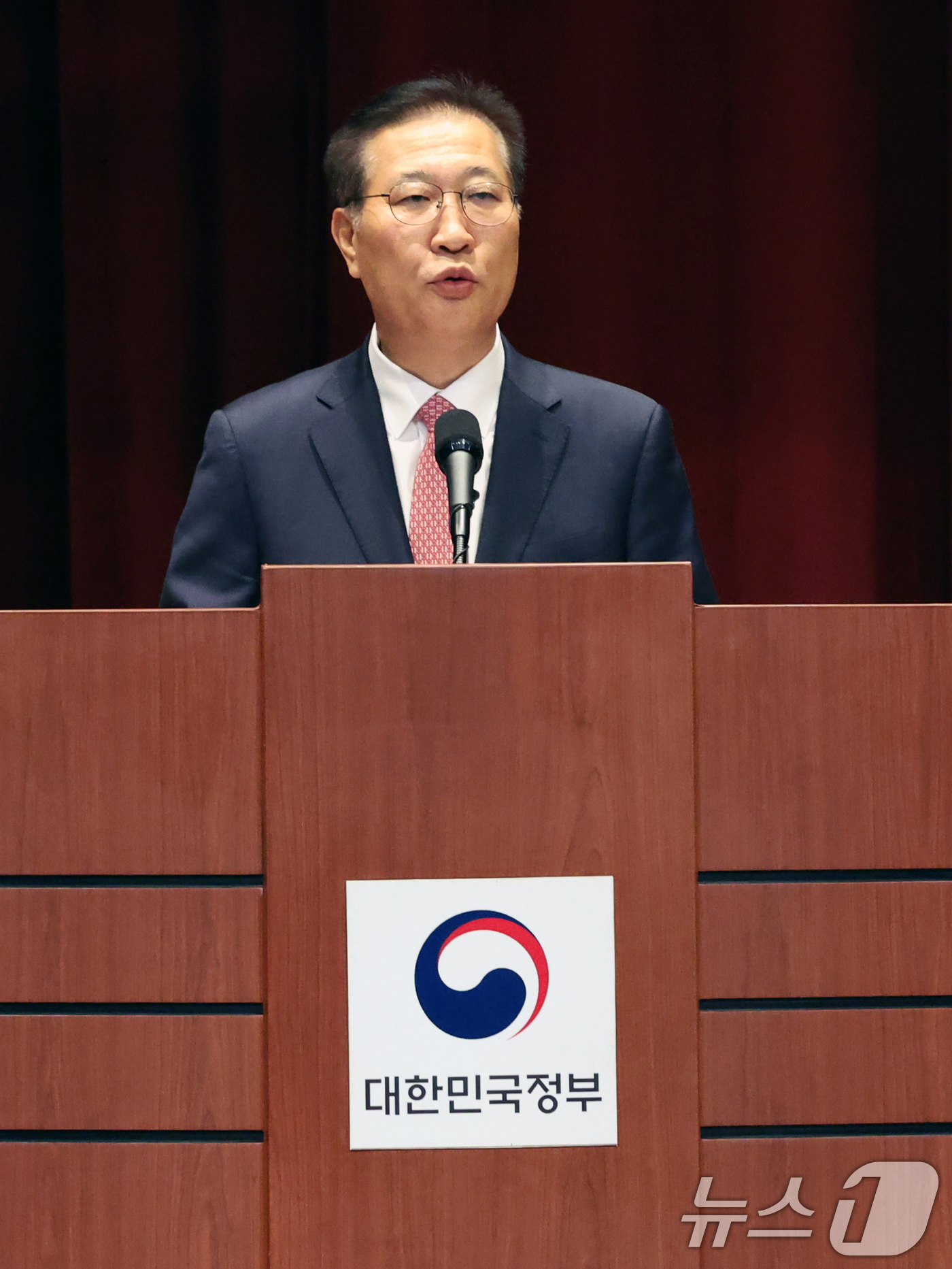 (과천=뉴스1) 황기선 기자 = 박성재 법무부장관이 5일 오전 경기 과천시 정부과천청사에서 열린 이임식에서 이임사를 하고 있다. 2025.6.5/뉴스1