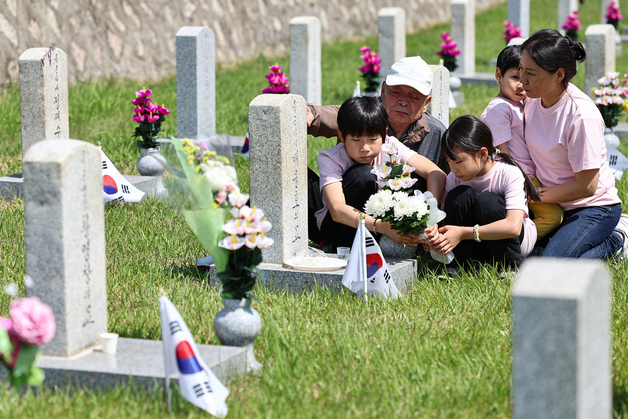 정부, 한국전쟁 무연고 전사자 전수조사·국가유공자 지정나서