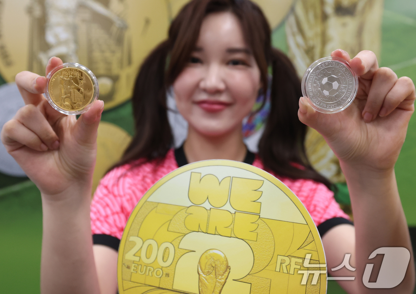 (서울=뉴스1) 오대일 기자 = 2026 국제축구연맹(FIFA) 북중미 월드컵 개막이 1년 여 앞으로 다가온 가운데 5일 서울 마포구 서울월드컵경기장에서 ‘FIFA 월드컵 2026 …