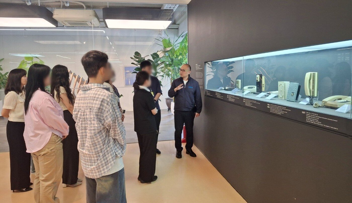 본문 이미지 - 청년On&Up(청년온앤업) 참여청년의 코맥스 본사 탐방 현장 / 청년재단 제공