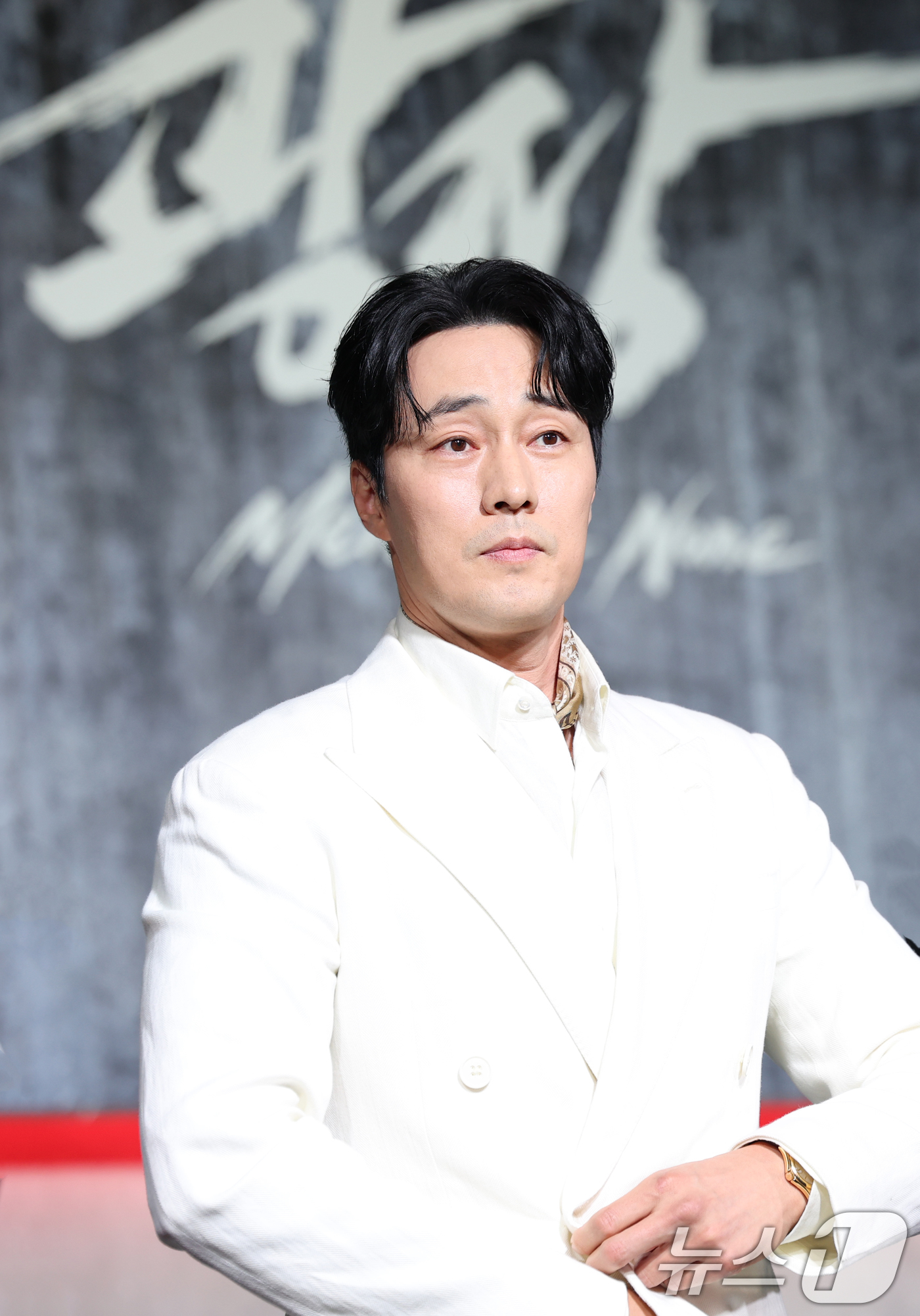 (서울=뉴스1) 권현진 기자 = 배우 소지섭이 5일 오전 서울 중구 장충로 앰버서더 서울 풀만 호텔에서 열린 넷플릭스 '광장' 제작발표회에 참석해 포즈를 취하고 있다.‘광장’은 스 …