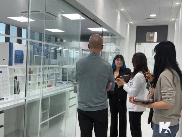 본문 이미지 - 고려동물메디컬센터에 방문해 심사하는 AAHA-KVMA 인증 평가단(고려동물메디컬센터 제공) ⓒ 뉴스1