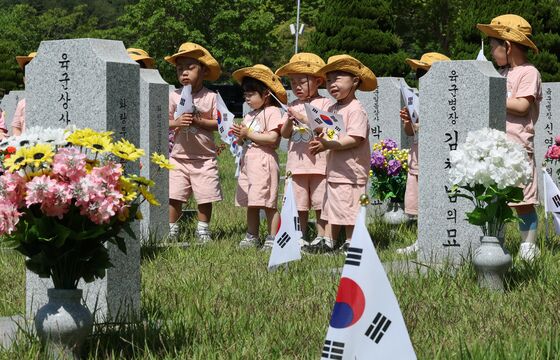 [뉴스1 PICK]하루 앞둔 현충일…'당신의 희생을 기억합니다'