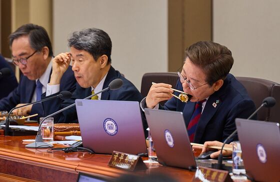 [뉴스1 PICK]이재명 대통령 '시간 아껴 김밥, 국정에 올인'