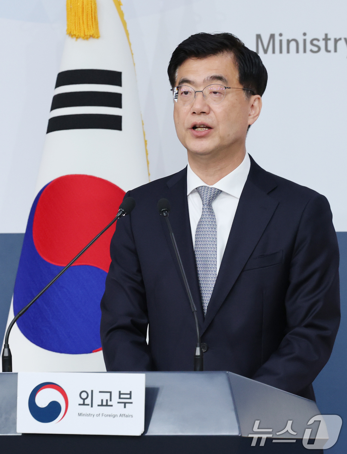 (서울=뉴스1) 임세영 기자 = 이재웅 외교부 대변인이 5일 서울 종로구 외교부 청사에서 정례브리핑을 하고 있다. 2025.6.5/뉴스1