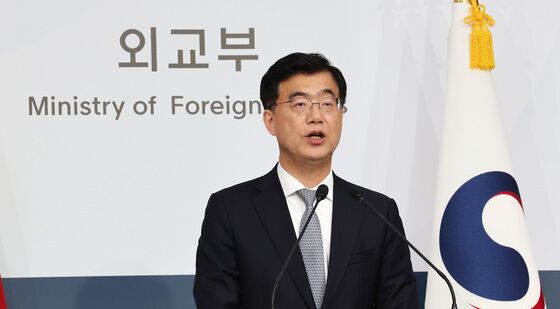 브리핑하는 이재웅 외교부 대변인