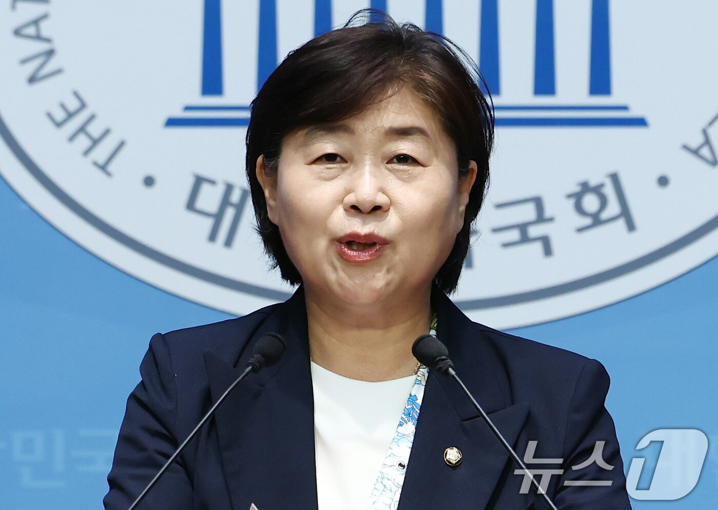 본문 이미지 - 서영교 더불어민주당 의원이 5일 서울 여의도 국회 소통관에서 제22대 국회 제2기 민주당 원내대표 출마를 선언하고 있다. 2025.6.5/뉴스1 ⓒ News1 김민지 기자