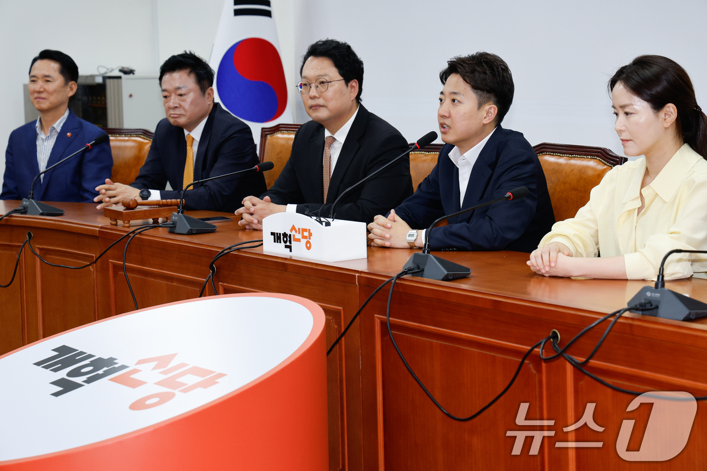 (서울=뉴스1) 안은나 기자 = 제21대 대통령 선거 후보를 지낸 이준석 개혁신당 의원이 5일 오후 서울 여의도 국회에서 열린 선거대책본부 해단식에 참석해 인사말을 하고 있다. 2 …