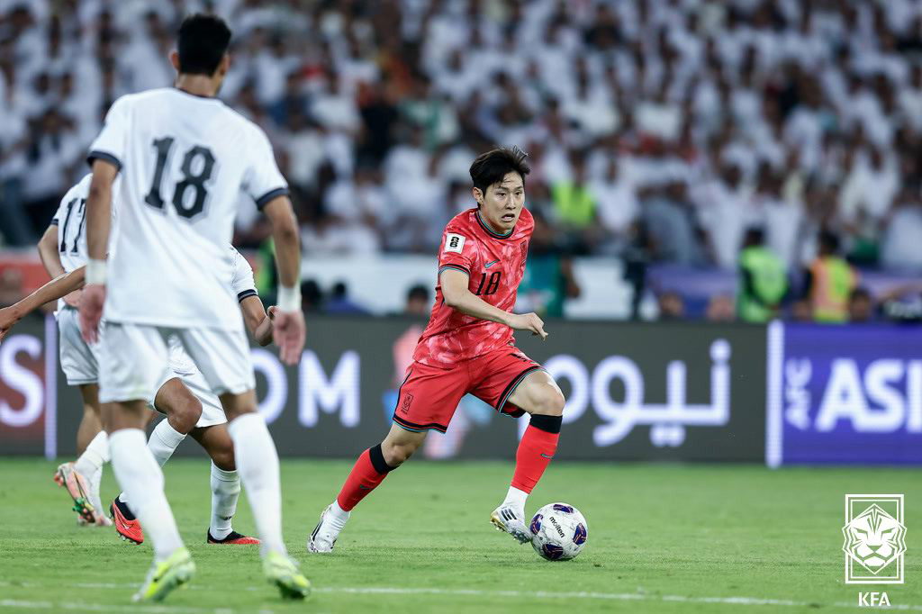 (서울=뉴스1) = 대한민국 축구 국가대표팀 이강인이 6일(한국시간) 이라크 바스라 국제경기장에서 열린 2026 국제축구연맹(FIFA) 북중미 월드컵 아시아 3차 예선 B조 조별리 …