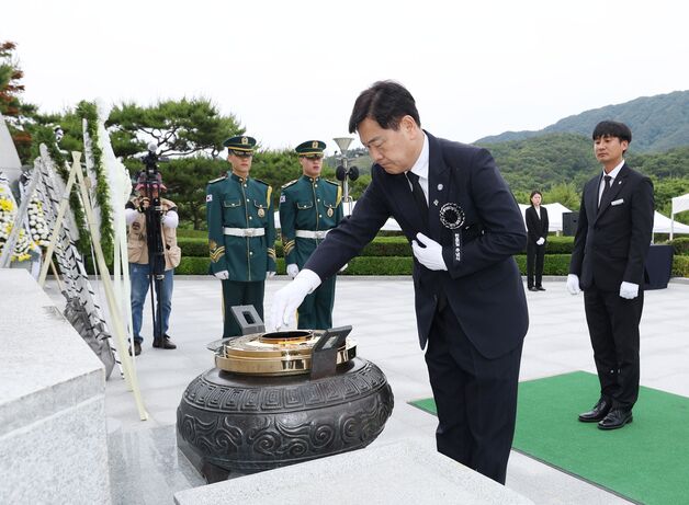 김관영 전북지사 "순국선열 정신 계승해 잘 사는 전북 만들 것"