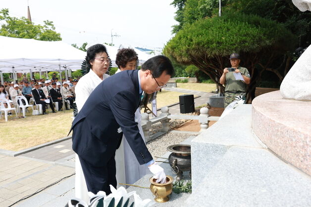 "숭고한 희생 끝까지 기억"…완주군 70회 현충일 추념식