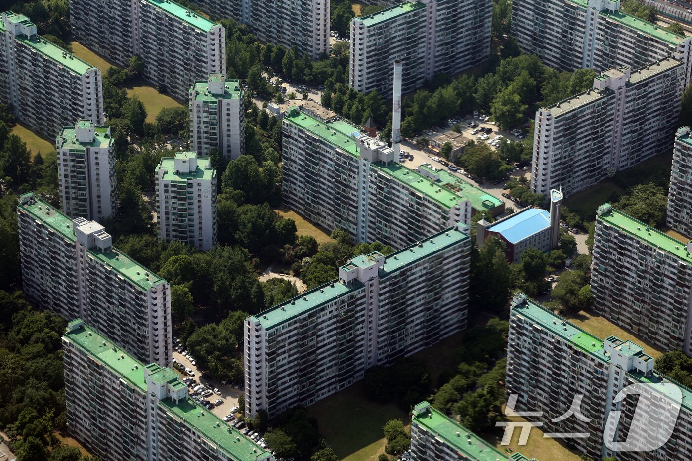 본문 이미지 - 롯데월드타워전망대에서 본 잠실 주공5단지 모습. 뉴스1 ⓒ News1 김명섭 기자