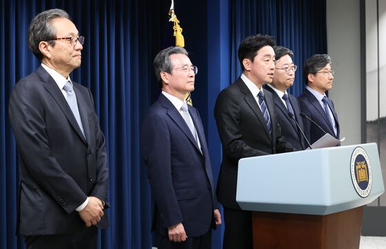'원화 스테이블코인' 도입 기대감에 카카오페이 상한가[핫종목]