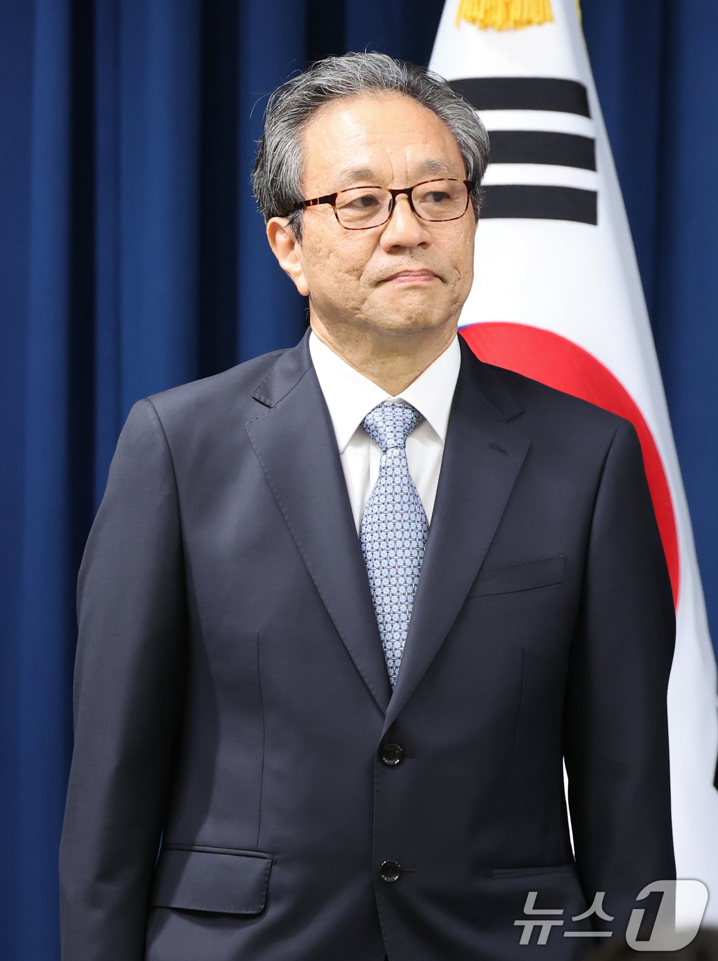 (서울=뉴스1) 허경 기자 = 대통령실 사회수석으로 임명된 문진영 서강대 교수가 6일 서울 용산구 대통령실 청사에서 열린 수석비서관 인선 발표에 참석해 있다. 2025.6.6/뉴스 …