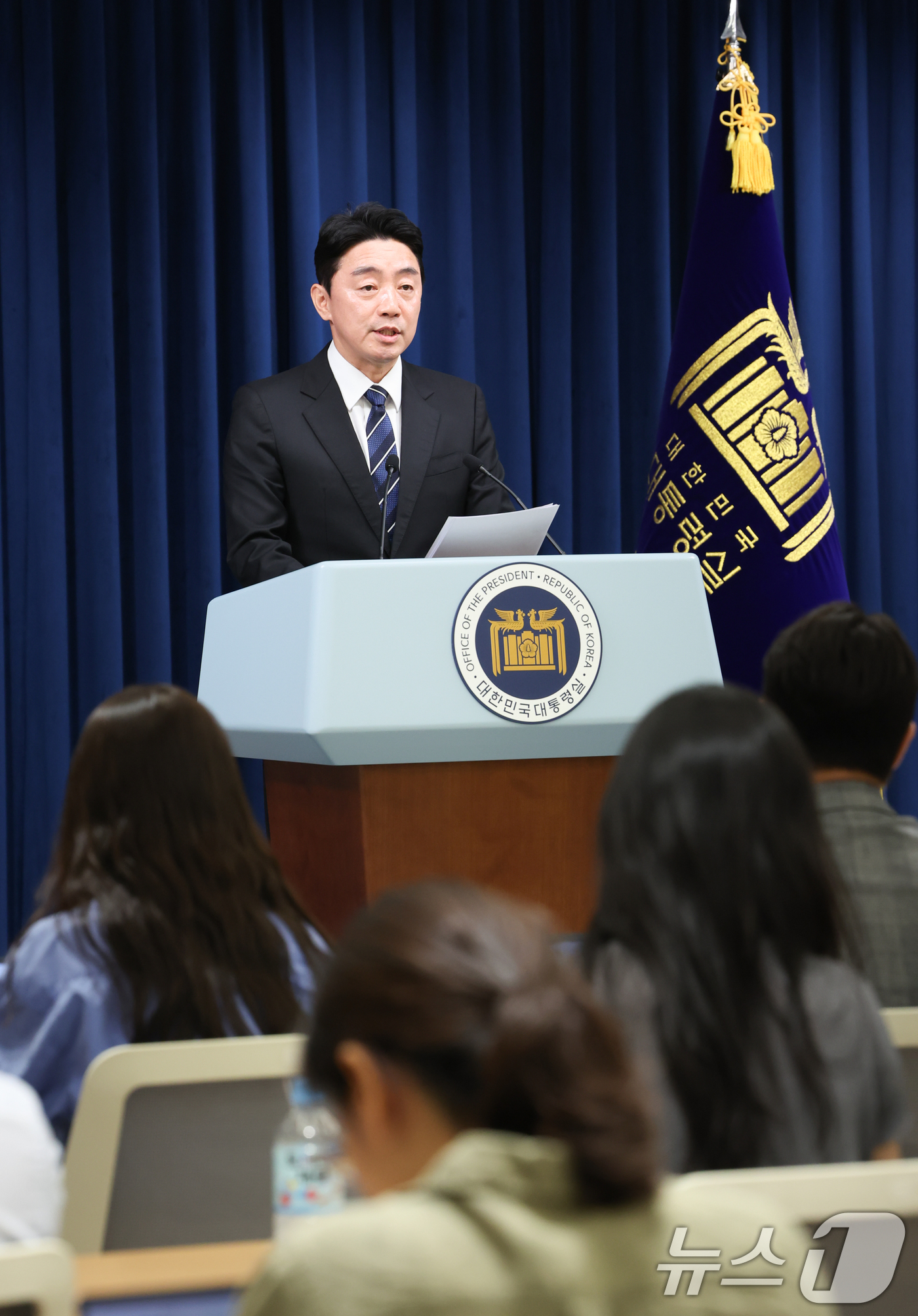 (서울=뉴스1) 허경 기자 = 강훈식 대통령 비서실장이 6일 서울 용산구 대통령실 청사에서 대통령실 조직개편안을 발표하고 있다. 2025.6.6/뉴스1