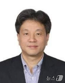 (서울=뉴스1) 허경 기자 = 이재명 대통령은 6일 대통령실 사회수석에 문진영 서강대 교수를 임명했다.문 수석은 연세대 사회복지학과 학부를 졸업하고 같은 학교 대학원 사회복지학과에 …