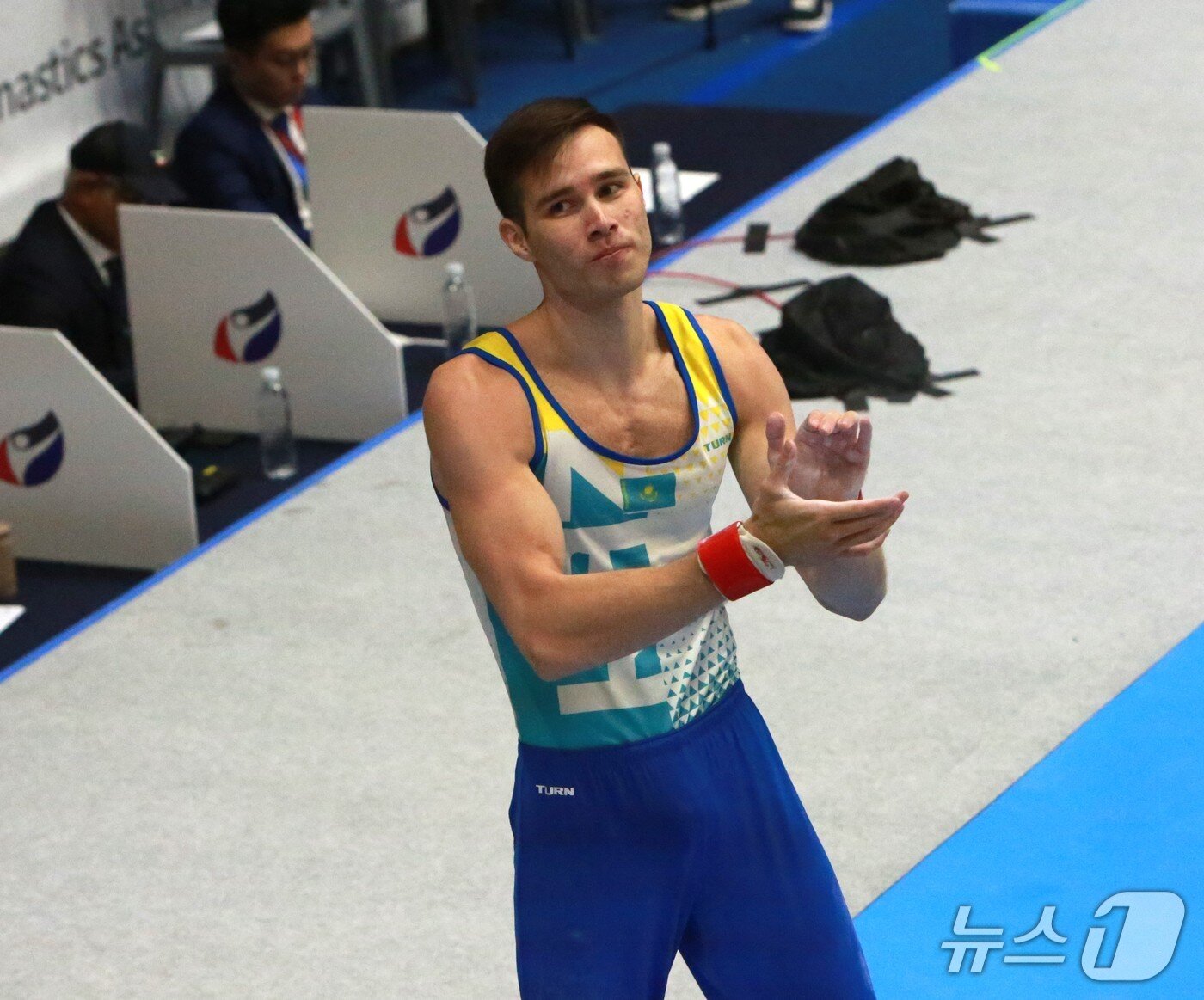 본문 이미지 - 나리만 쿠르바노프가 2025 기계체조 아시아선수권대회 안마 결승에서 금메달을 목에 걸었다.2025.6.7./뉴스1 ⓒ News1 손도언 기자 