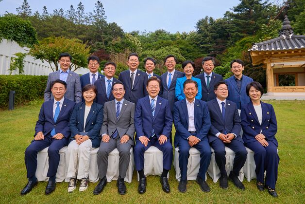 李대통령, 민주 지도부와 만찬…"국민 기대 부응이 첫 사명"(종합)
