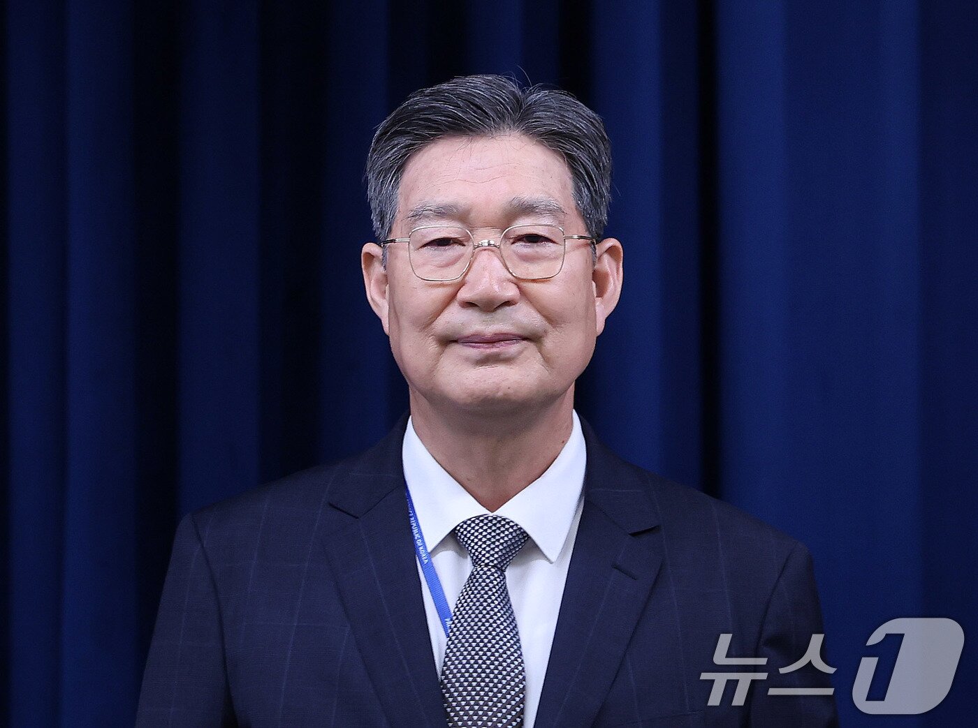 본문 이미지 - 새정부 초대 민정수석에 임명된 오광수 변호사가 8일 서울 용산구 대통령실 청사에서 열린 수석급 인선 발표 브리핑에 참석하고 있다. 2025.6.8/뉴스1 ⓒ News1 박지혜 기자