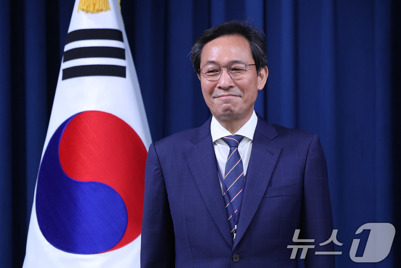 (서울=뉴스1) 박지혜 기자 = 새 정부 초대 정무수석에 임명된 우상호 전 더불어민주당 의원이 8일 서울 용산구 대통령실 청사에서 열린 수석급 인선 발표 브리핑에 참석하고 있다. …