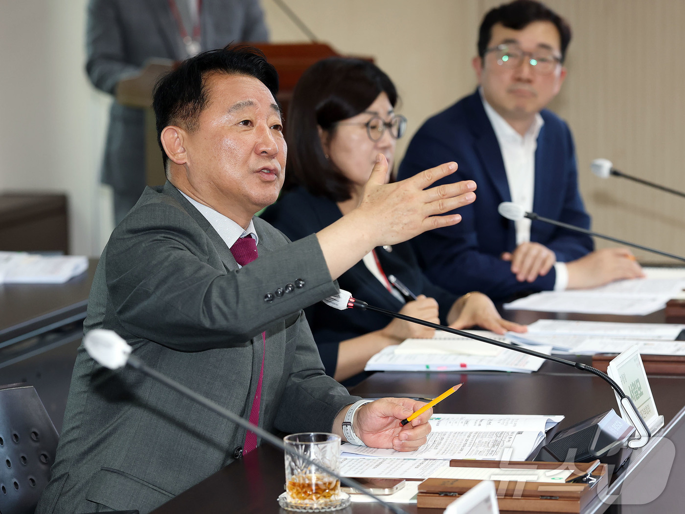 (홍성=뉴스1) 이동원 기자 = 서철모 대전 서구청장이 지난 5일 구청 장태산실에서 열린 확대간부회의에서 “민선 8기 3년 차를 맞은 시점에서 후반기 전략을 재정비하고, 주요 사업 …