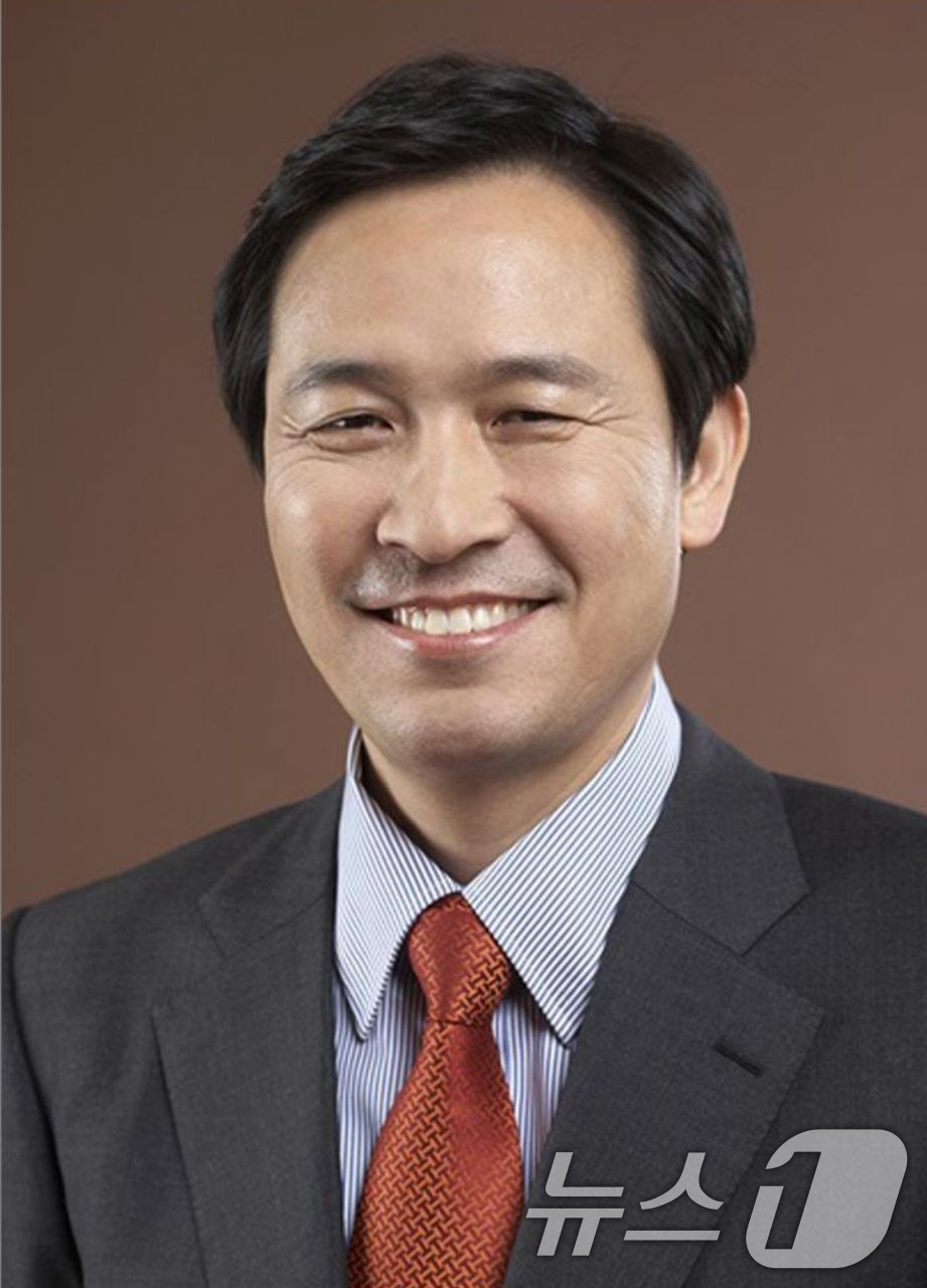 (서울=뉴스1) 박지혜 기자 = 이재명 대통령이 8일 4선 국회의원을 지낸 우상호 전 더불어민주당 비상대책위원장을 대통령실 최선임 수석비서관인 정무수석으로 임명했다. (대통령실 제 …