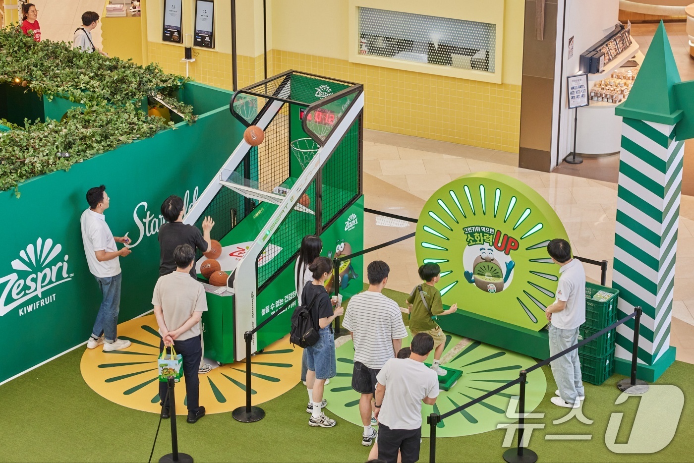 (서울=뉴스1) = 신세계프라퍼티는 '제스프리 키위랜드' 팝업 스토어를 오는 22일까지 스타필드 하남에서, 오는 24일부터 다음달 6일까지는 스타필드 고양에서 진행한다고 9일 밝혔 …