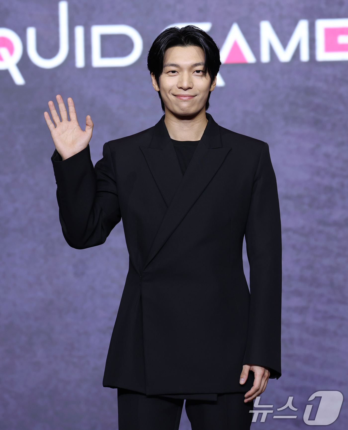 (서울=뉴스1) 권현진 기자 = 배우 위하준이 9일 서울 용산구 서울드래곤시티에서 열린 넷플릭스 시리즈 '오징어 게임' 시즌3 제작발표회에서 포즈를 취하고 있다.'오징어 게임' 시 …