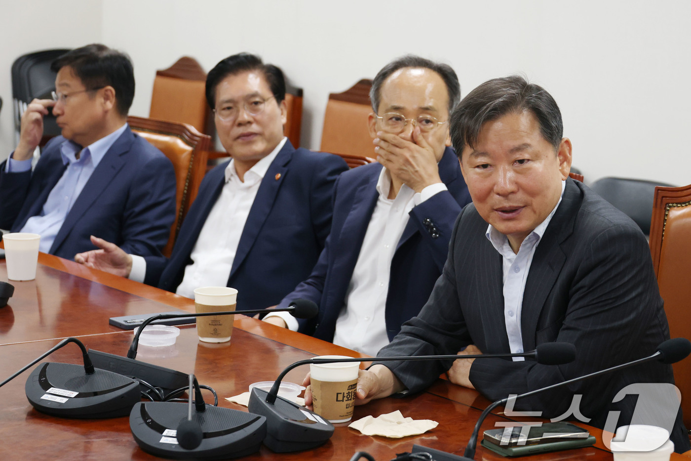 (서울=뉴스1) 이광호 기자 = 이철규 국민의힘 의원이 9일 오전 서울 여의도 국회 의원회관에서 대선 패배 이후 당의 수습과 개혁안 등에 대한 논의를 위한 3선 의원 회동에서 발언 …