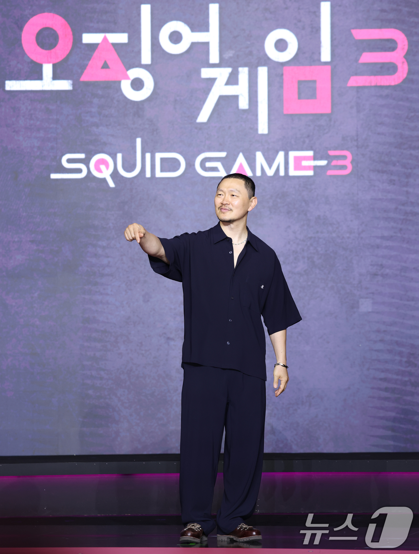 (서울=뉴스1) 권현진 기자 = 배우 양동근이 9일 서울 용산구 서울드래곤시티에서 열린 넷플릭스 시리즈 '오징어 게임' 시즌3 제작발표회에서 포즈를 취하고 있다.'오징어 게임' 시 …