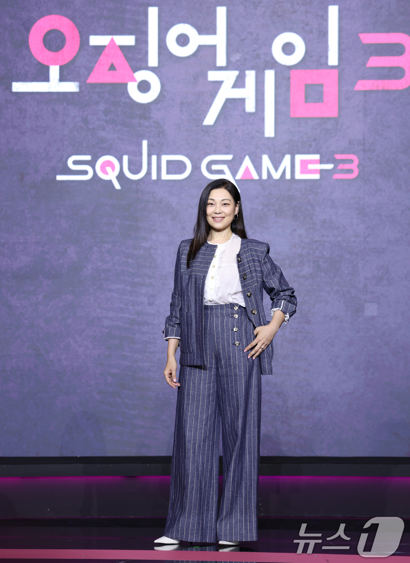 (서울=뉴스1) 권현진 기자 = 배우 채국희가 9일 서울 용산구 서울드래곤시티에서 열린 넷플릭스 시리즈 '오징어 게임' 시즌3 제작발표회에서 포즈를 취하고 있다.'오징어 게임' 시 …