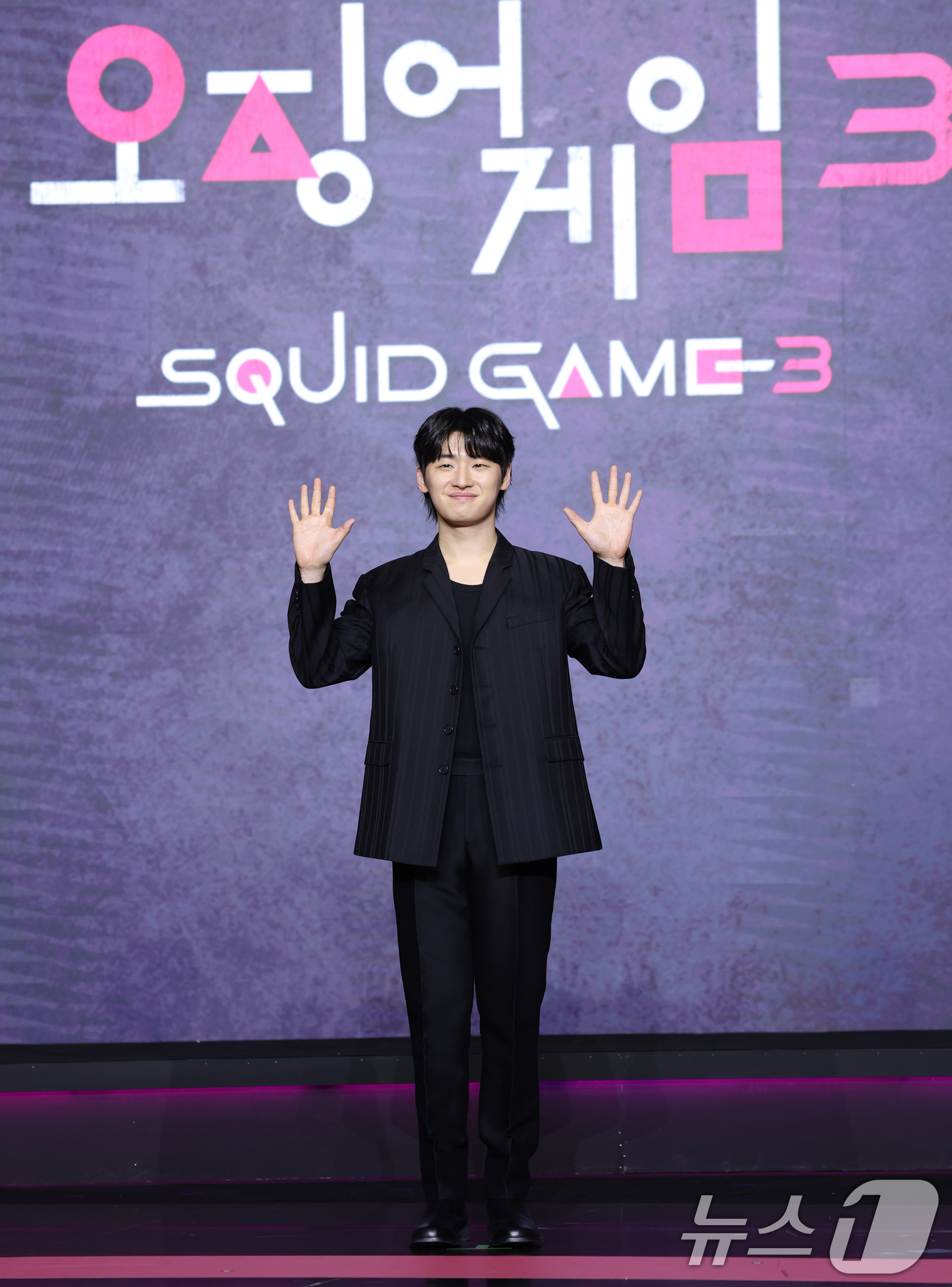 (서울=뉴스1) 권현진 기자 = 배우 이다윗이 9일 서울 용산구 서울드래곤시티에서 열린 넷플릭스 시리즈 '오징어 게임' 시즌3 제작발표회에서 포즈를 취하고 있다.'오징어 게임' 시 …