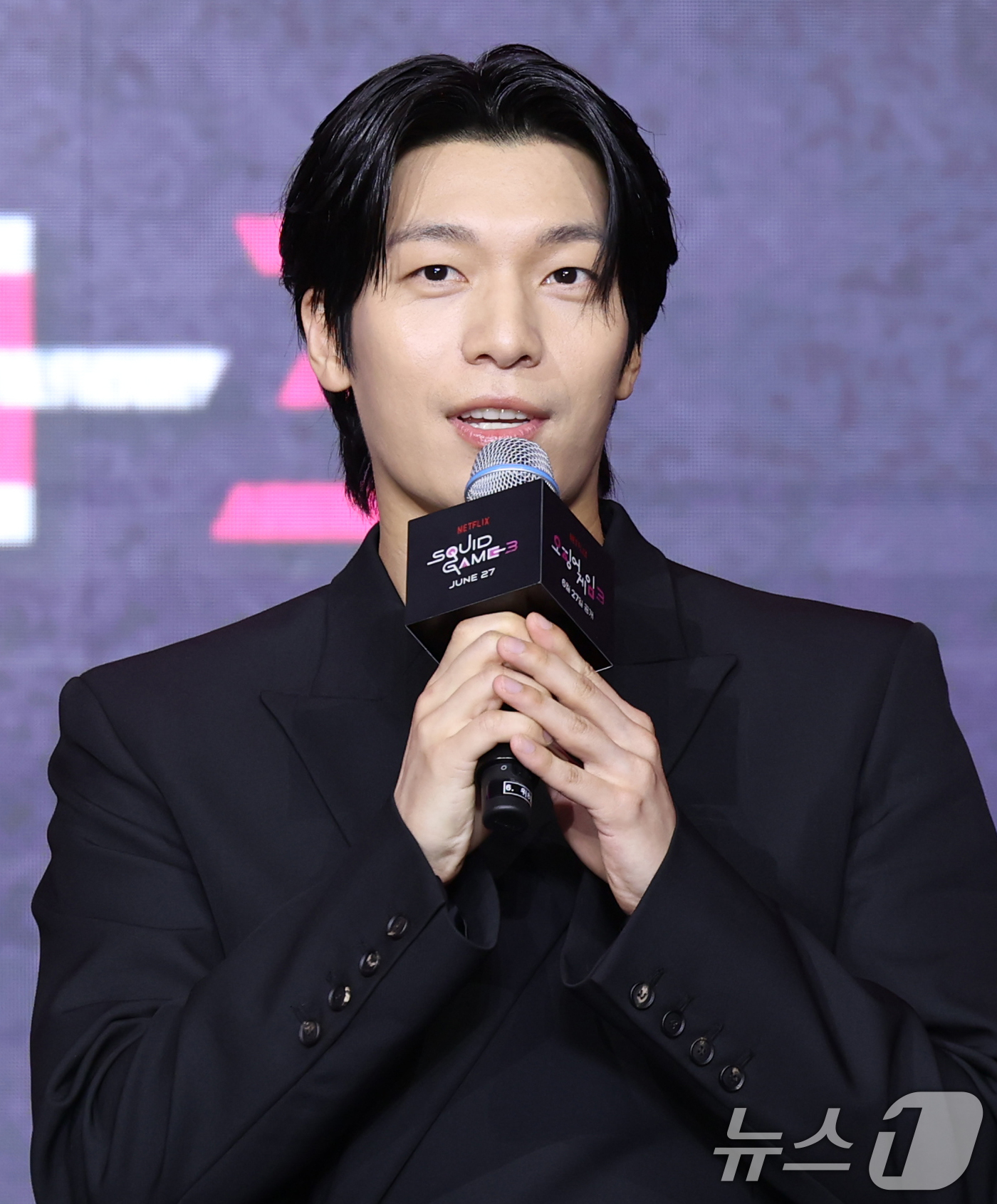 (서울=뉴스1) 권현진 기자 = 배우 위하준이 9일 서울 용산구 서울드래곤시티에서 열린 넷플릭스 시리즈 '오징어 게임' 시즌3 제작발표회에서 인사말을 하고 있다.'오징어 게임' 시 …