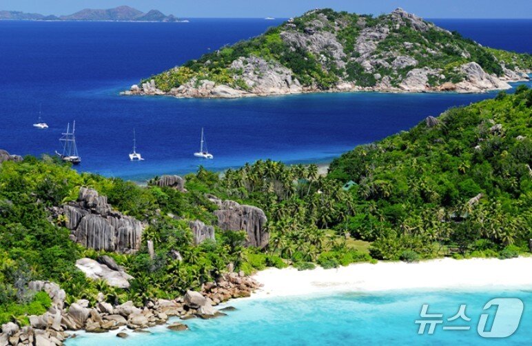 본문 이미지 - 세이셸의 해변 풍경(세이셸관광청 제공)