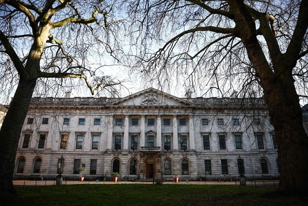 '대사관·스파이 갈등' 중·영 외교장관 통화…"우려 해결 협력"