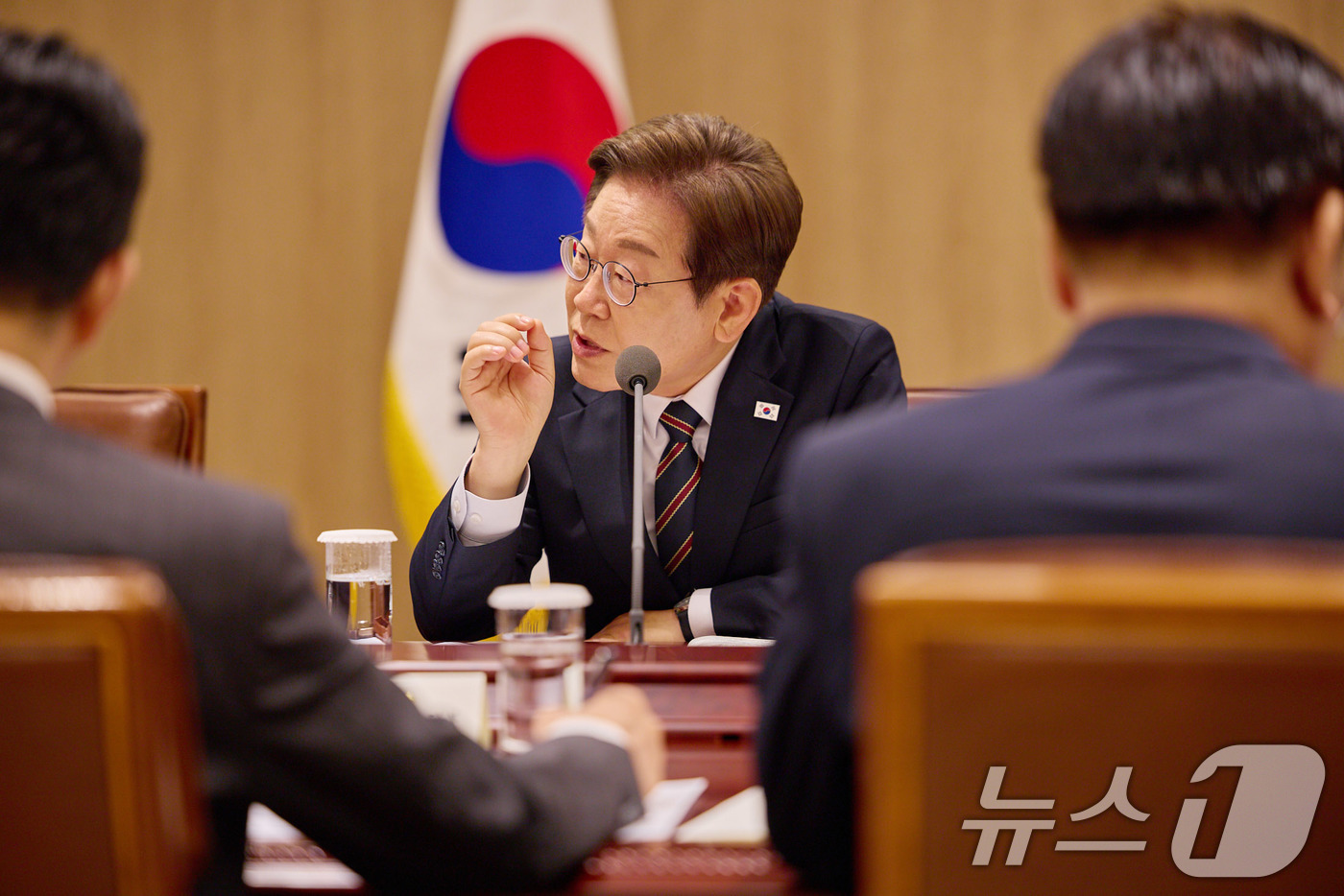 (서울=뉴스1) 박지혜 기자 = 이재명 대통령이 9일 서울 용산구 대통령실 청사에서 열린 비상경제점검 TF 2차 회의를 주재하고 있다.  (대통령실 제공. 재판매 및 DB 금지) …