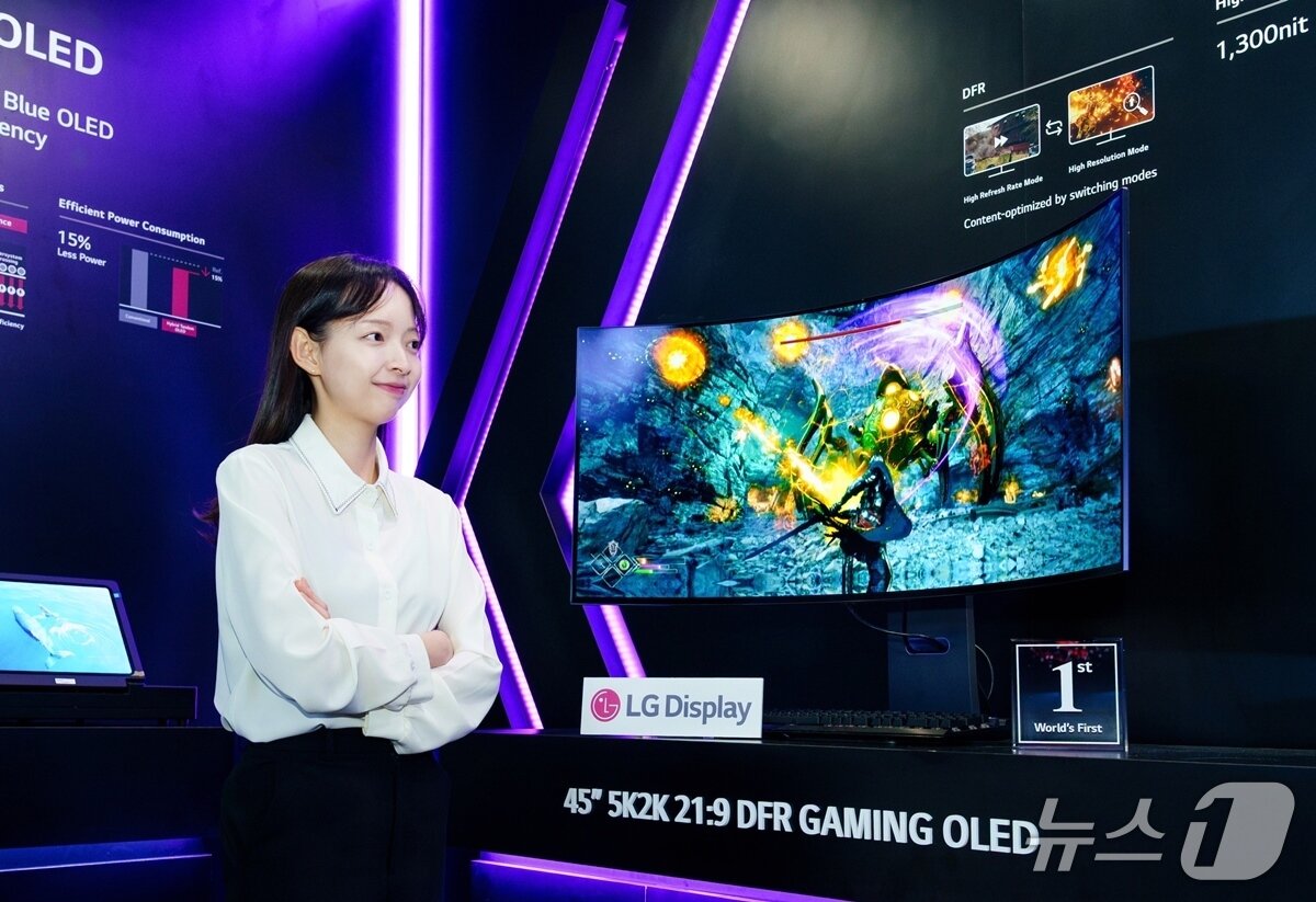 본문 이미지 - LG디스플레이가 미국 새너제이에서 열리는 '디스플레이 위크 2025'(SID 2025)에서 선보인 게이밍 OLED(LG디스플레이 제공)