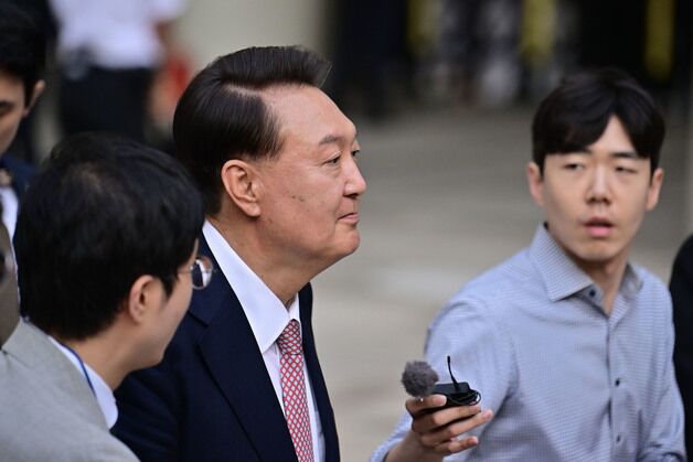 尹, 오늘 3차 소환에도 불응 가닥…경찰, 강제구인 나설까