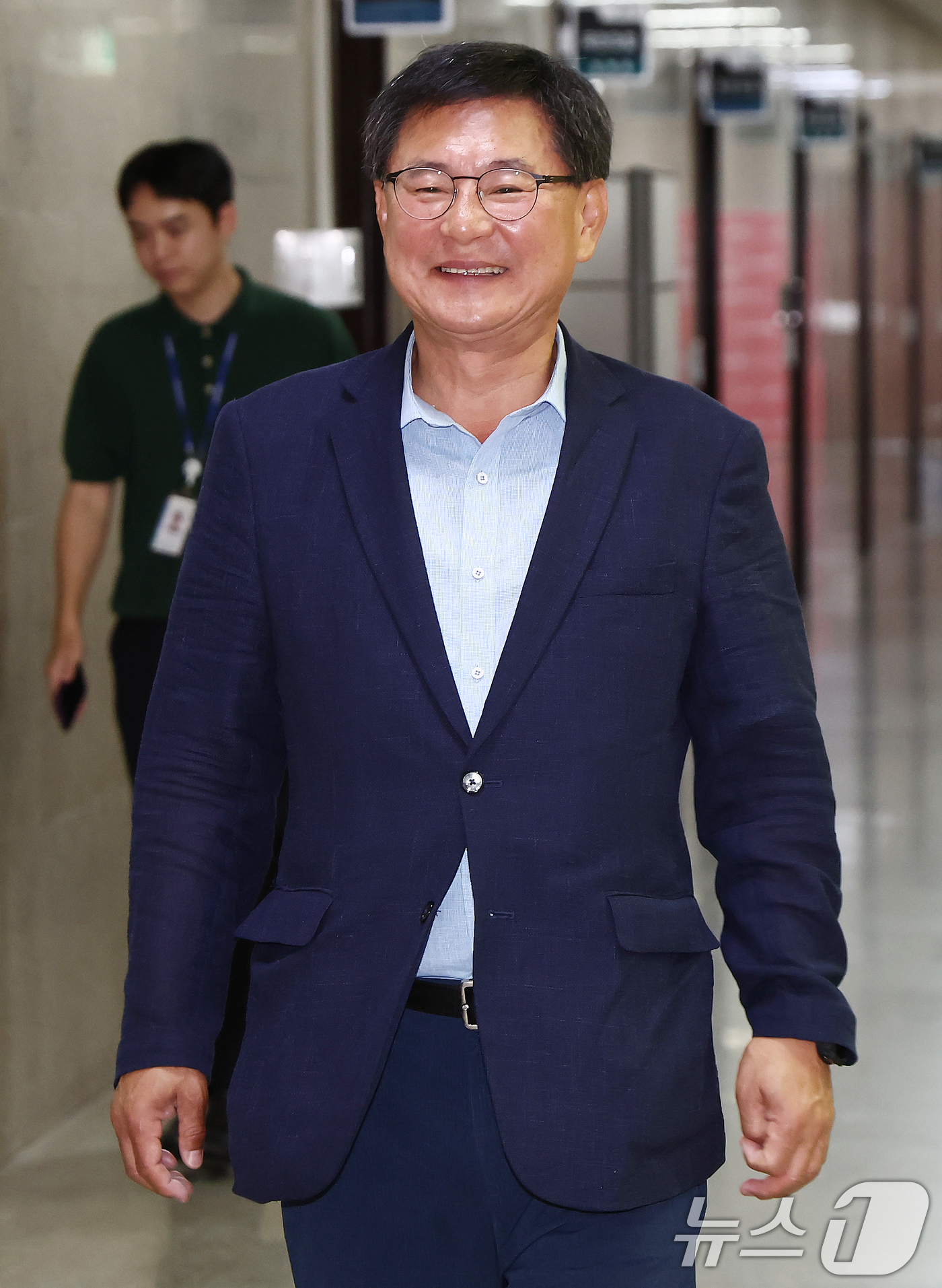 (서울=뉴스1) 김민지 기자 = 이헌승 국민의힘 전국위원회 의장이 1일 오전 서울 여의도 국회에서 열린 새 비상대책위원회 설치 및 비상대책위원장 임명 관련 제17차 전국위원회 비대 …