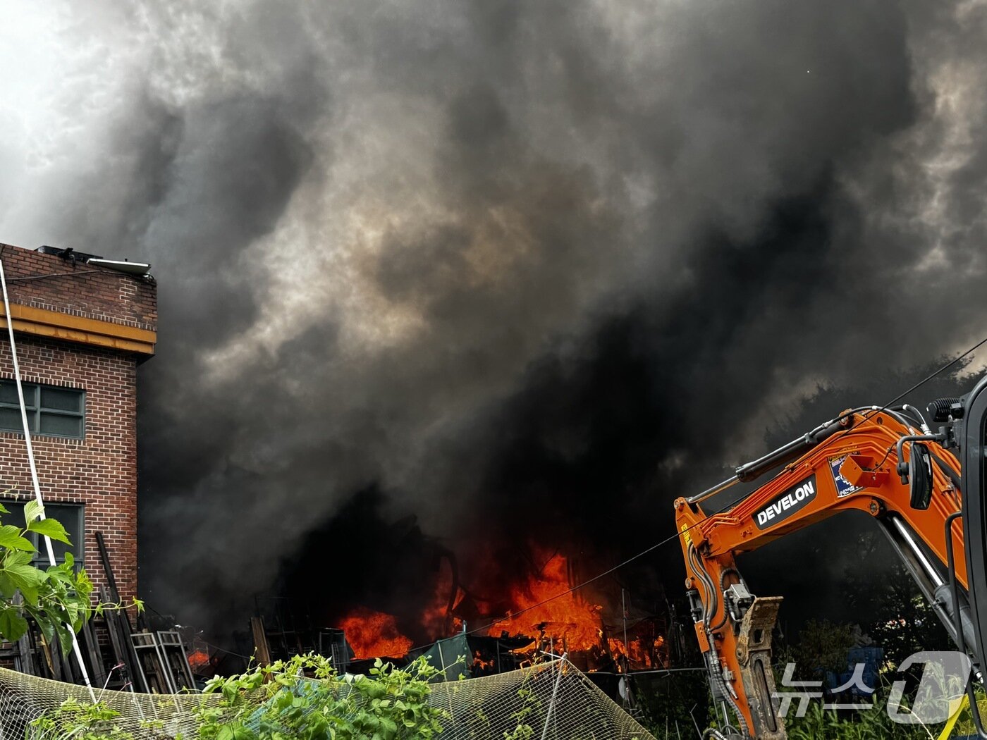 본문 이미지 - 화재 현장. &#40;경기도소방재난본부 제공. 재판매 및 DB 금지&#41; 2025.7.1/뉴스1