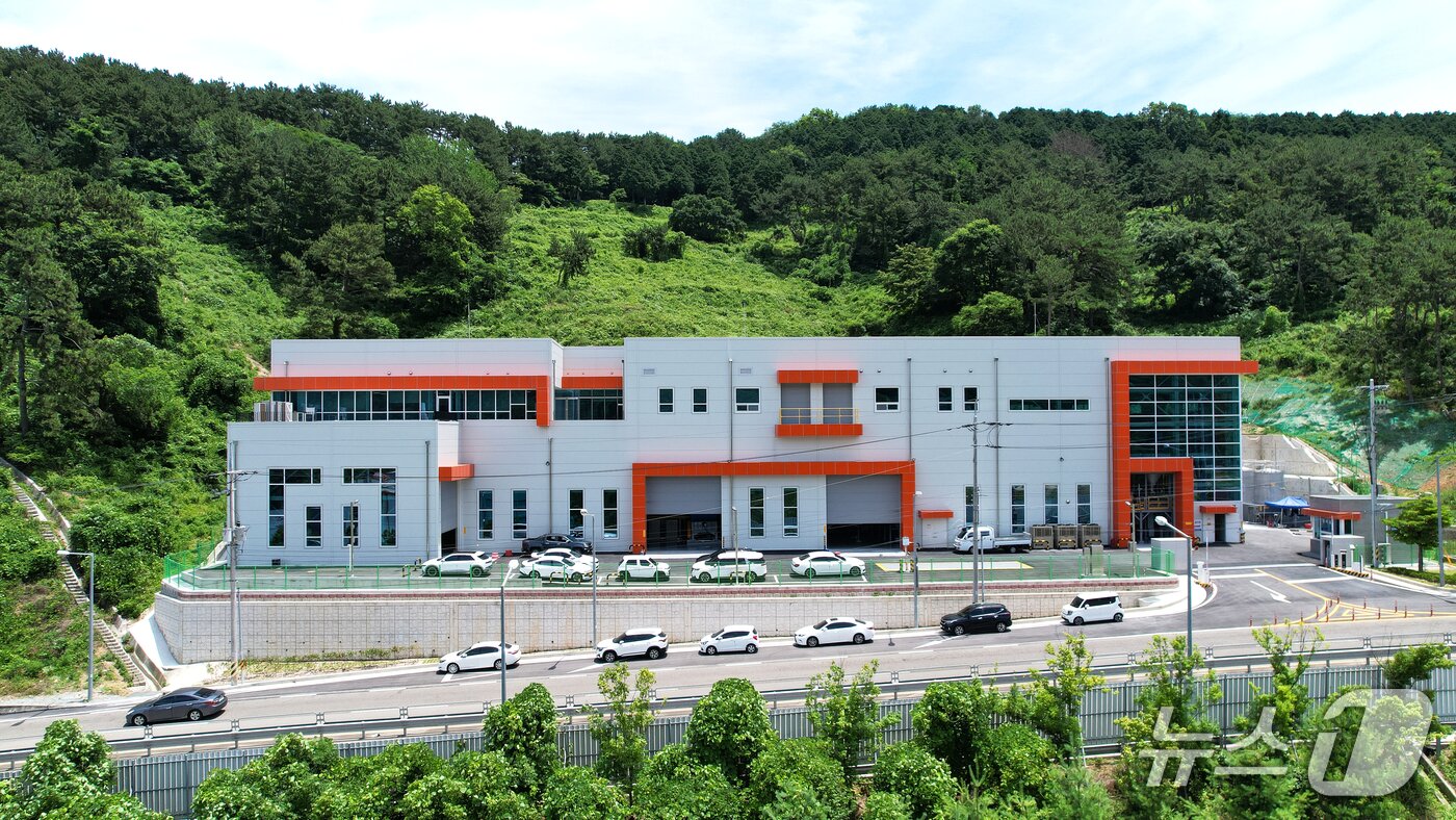 본문 이미지 - 해양자원 순환센터 전경.(통영시 제공. 재판매 및 DB금지)